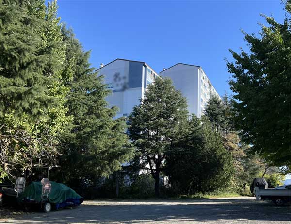 건천역앞 구시대 건물과 신시대 건물 풍경