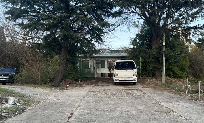 나홀로 여행중 스산함 속에 공존하는 동방역의 쓸쓸한 첫인상