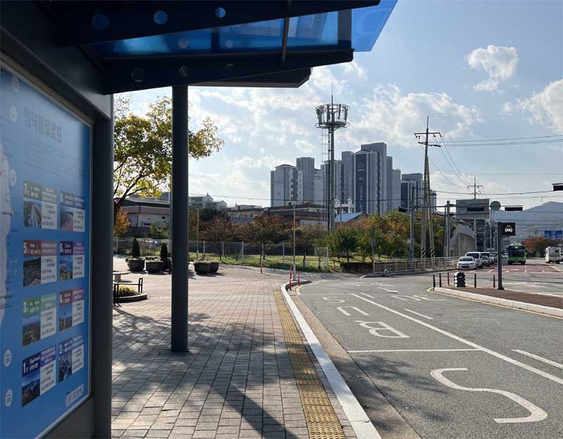 영덕역 역사 앞 버스정류장